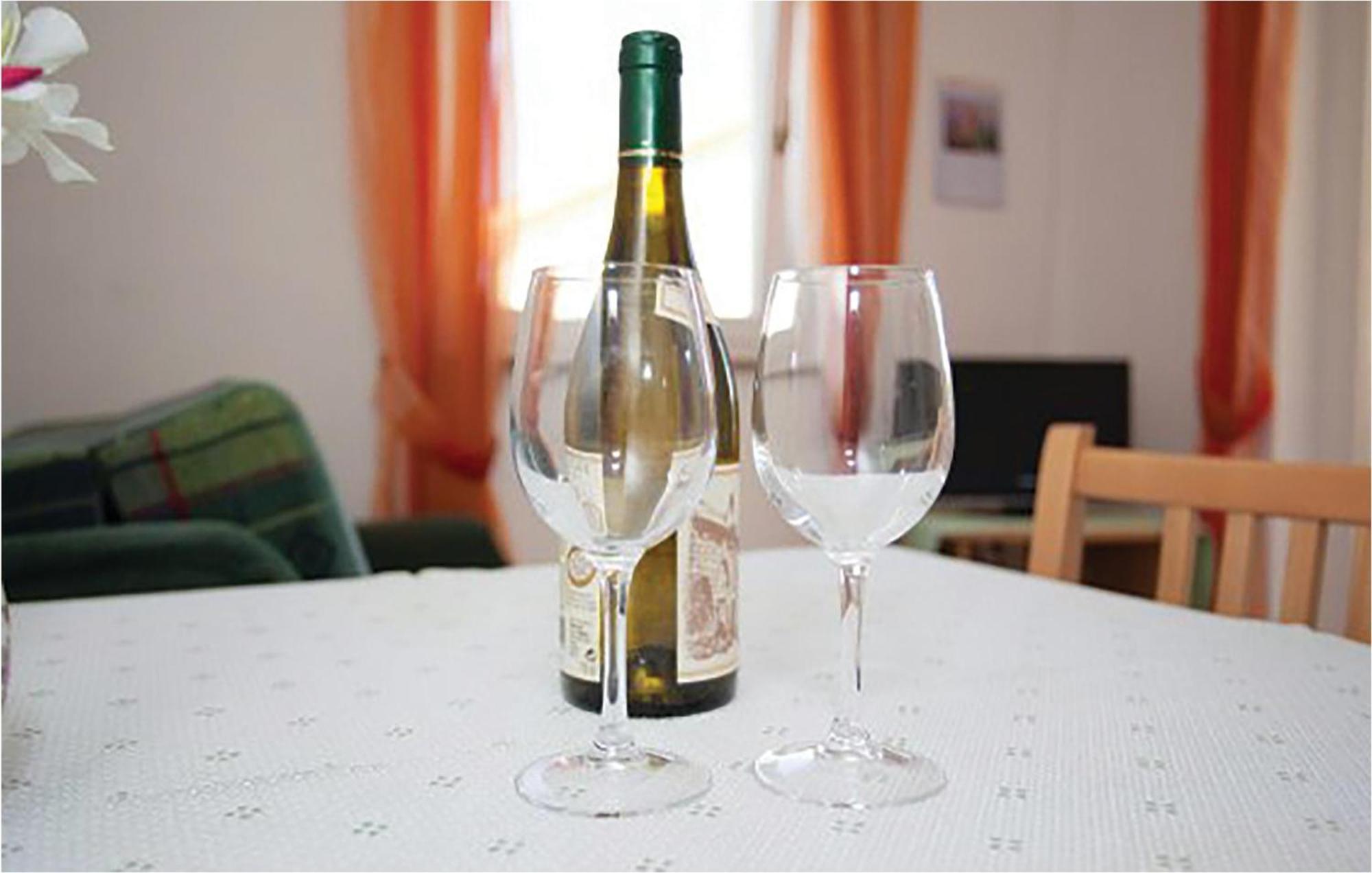 1 Bedroom Beautiful Apartment In Malinska Zewnętrze zdjęcie