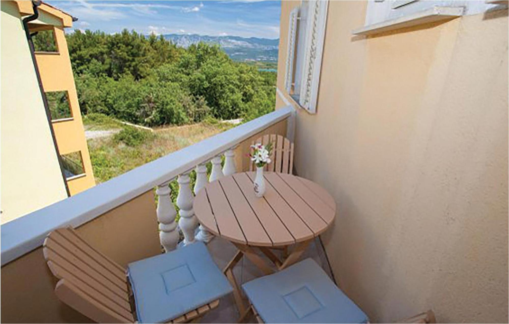 1 Bedroom Beautiful Apartment In Malinska Zewnętrze zdjęcie
