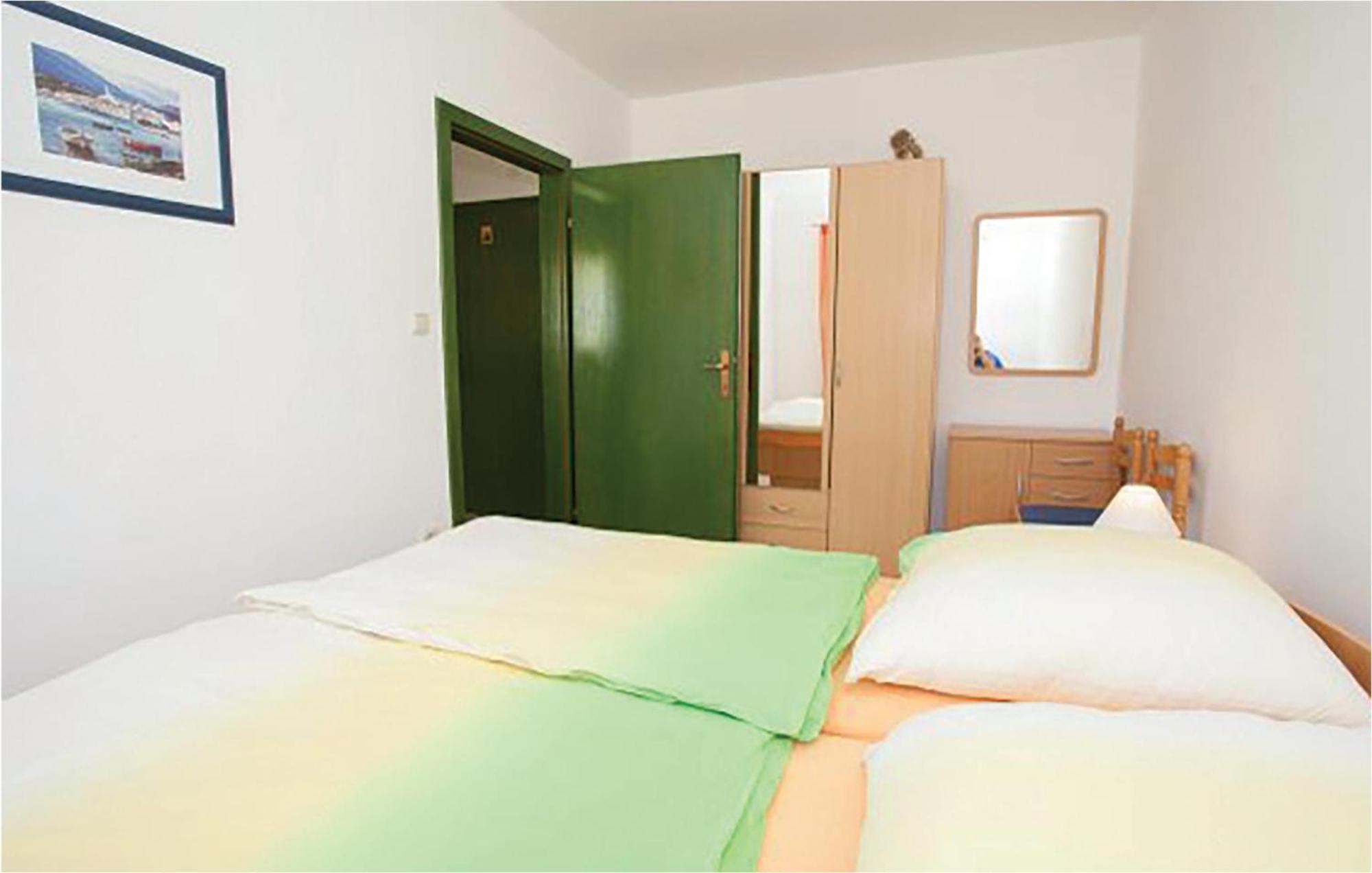 1 Bedroom Beautiful Apartment In Malinska Zewnętrze zdjęcie