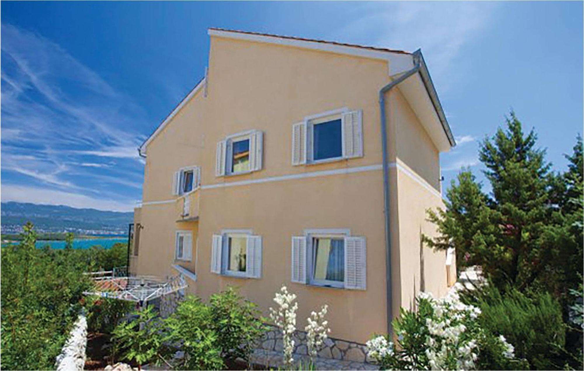 1 Bedroom Beautiful Apartment In Malinska Zewnętrze zdjęcie